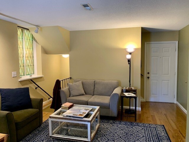Living Room - 231 N Fillmore St