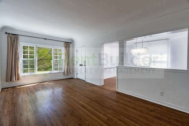 Foto del edificio - SPECIAL:  $1000 OFF YOUR 2ND MONTH'S RENT!!