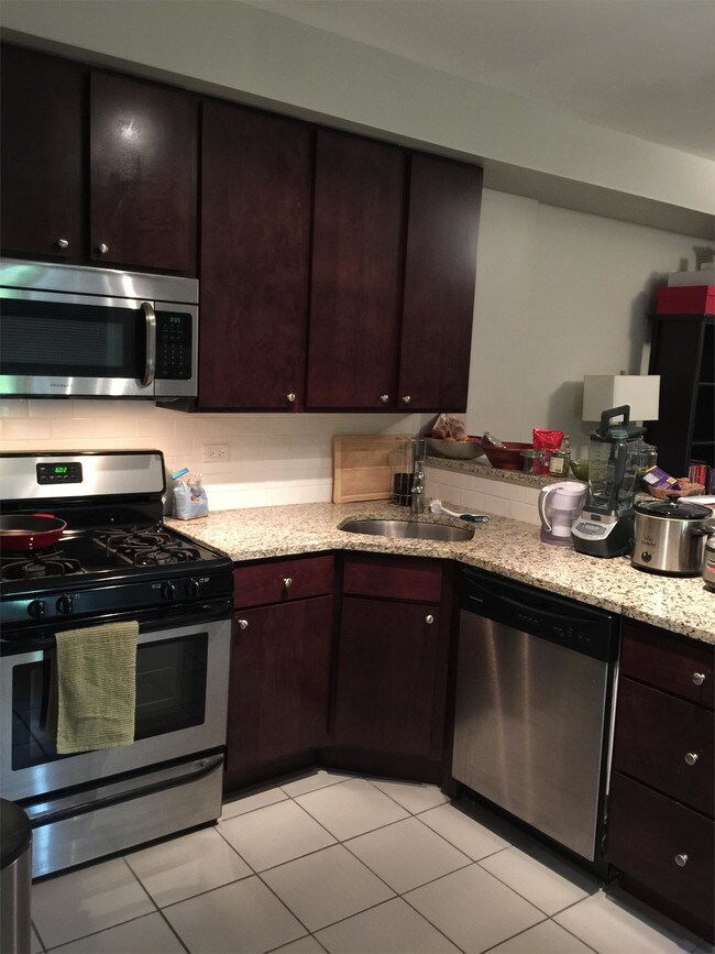 Foto del edificio - 2611 W Lawrence Ave