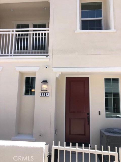 Foto del edificio - 6912 Cottonwood Ln