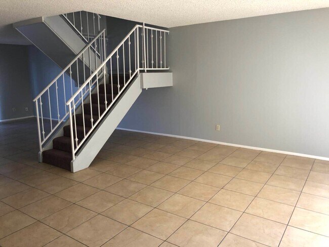Foto del edificio - 4303 W Solano Dr N