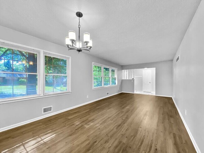 Building Photo - 3908 Stonewall Ave