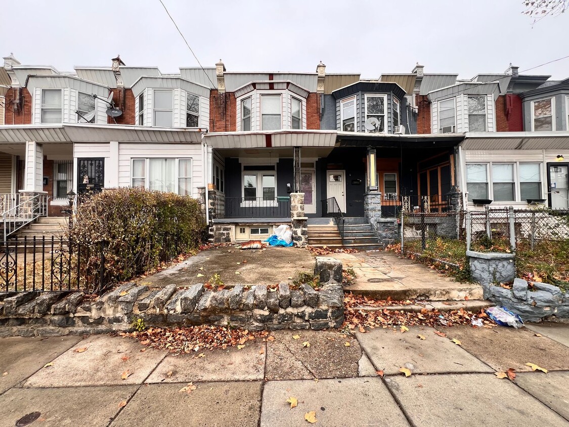 Foto principal - Spacious Classic West Philly 4 Bedroom w/ ...