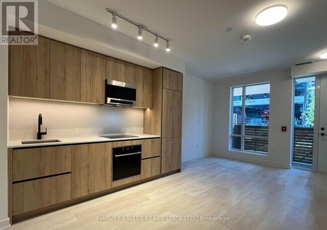 Building Photo - 119 Broadway Ave