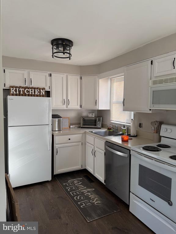 Building Photo - 39 Mahogany Dr