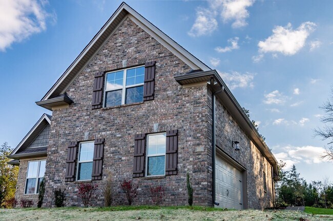 Foto del edificio - For Lease - 3 Beds, 2 Baths, 2300sqft home...