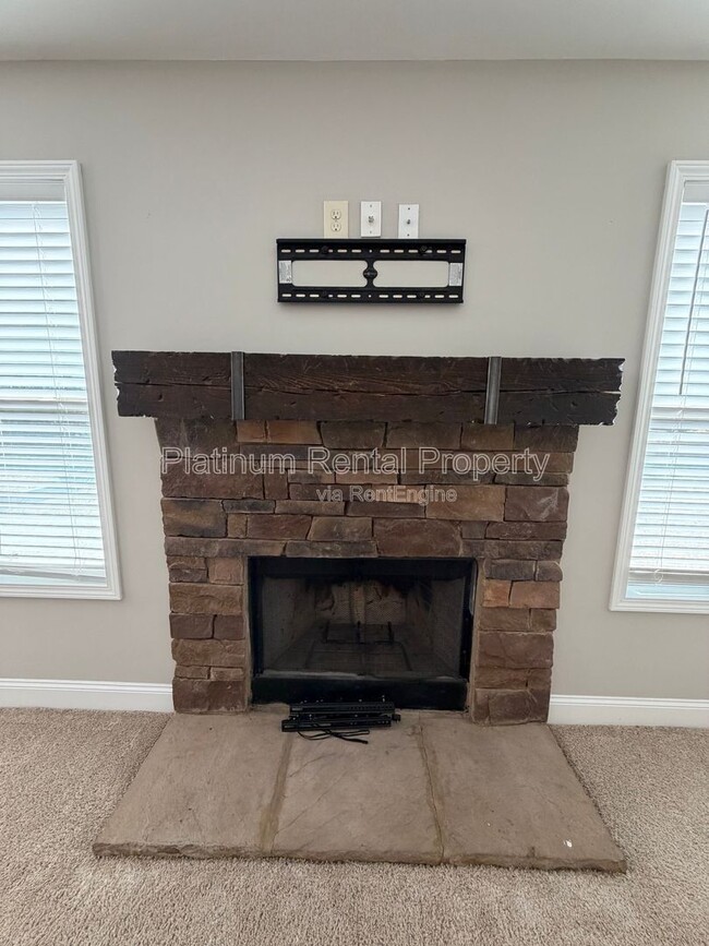 Building Photo - 95 Rand Way