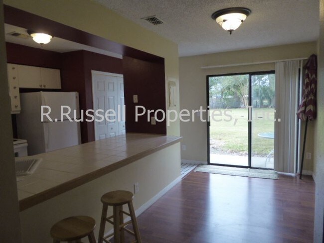 Building Photo - 1312 Park Villa Pl