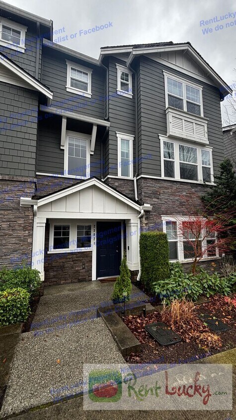 Spacious Issaquah Townhome w/ Entry-Level Suite & 2-Car Garage - Spacious Issaquah Townhome w/ Entry-Level Suite & 2-Car Garage