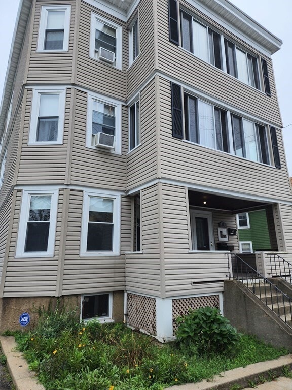 Building Photo - 34 Averton St