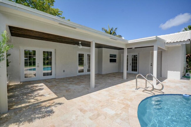 Building Photo - 451 NW Boca Raton Blvd