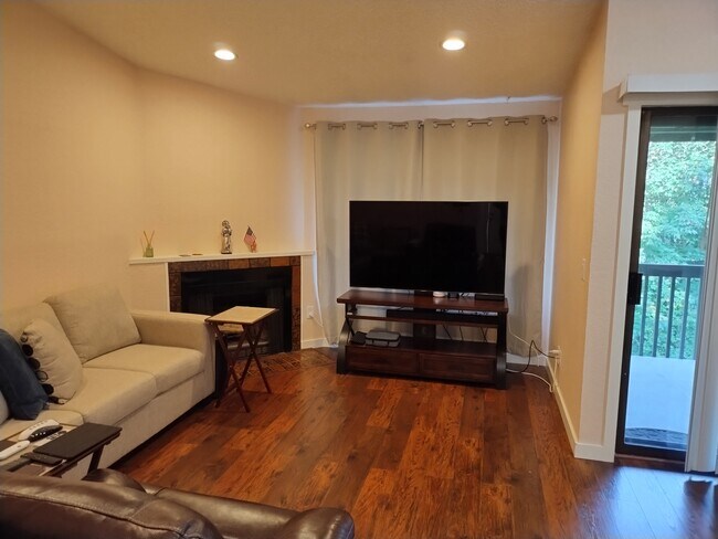 Foto del edificio - 25074 Lake Fenwick Rd