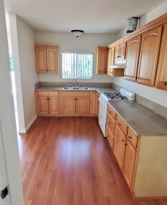 256W - Park Verdugo Apartments