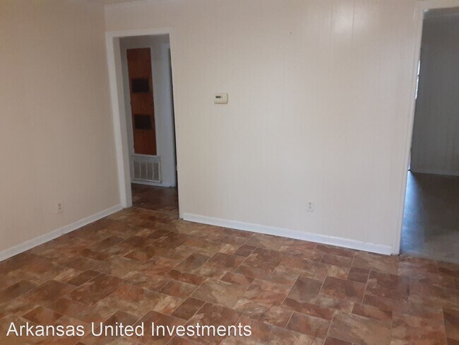 Building Photo - 2 br, 1 bath House - 175 Roosevelt Rd