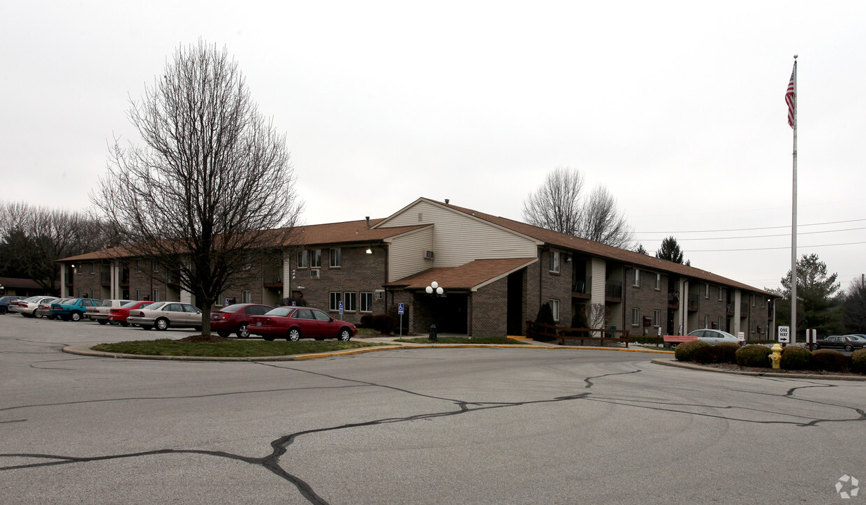 Primary Photo - Lakeview Village Apartments