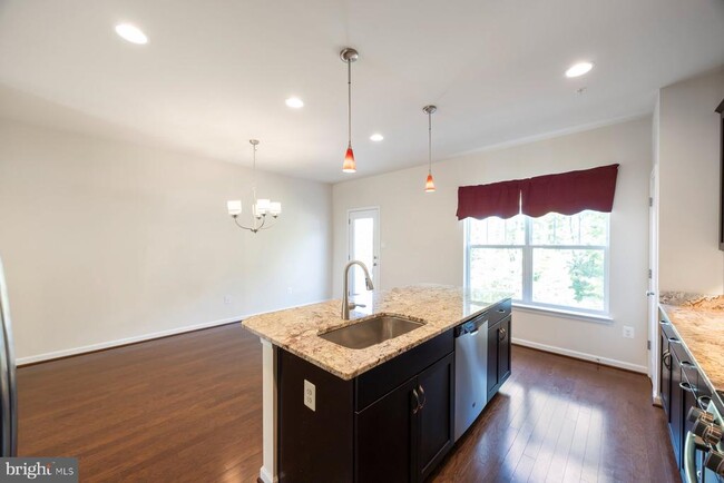 Foto del edificio - 7108 Yamhill Wy
