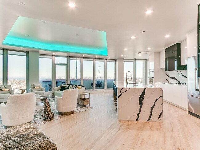 Foto del edificio - 5900 Mosteller Dr