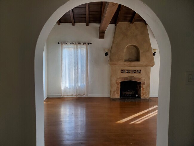 Entrance Hallway into Livingroom with Fireplace - 130 N Harper Ave