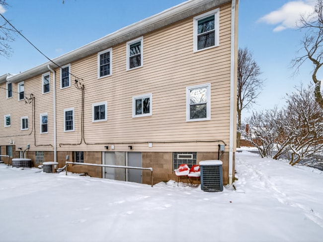 Building Photo - 1082h Mt Hope Ave