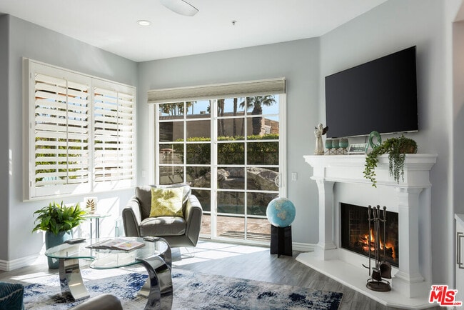 Foto del edificio - 546 N Indian Canyon Dr