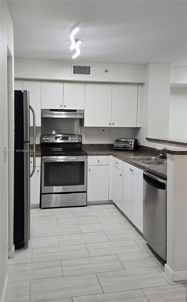 Building Photo - 7808 Sonoma Springs Cir