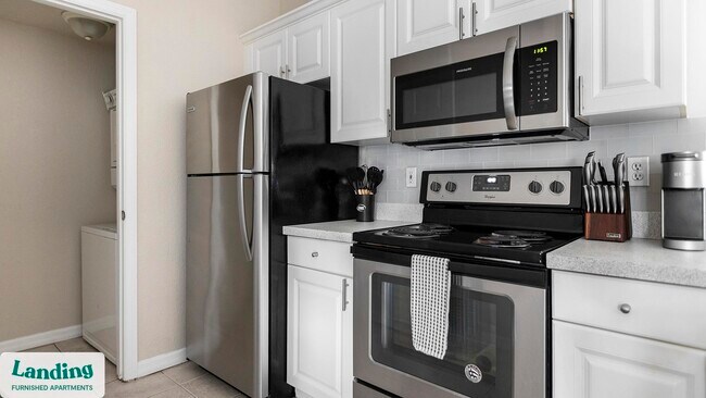 Building Photo - 3695 Island Club Dr