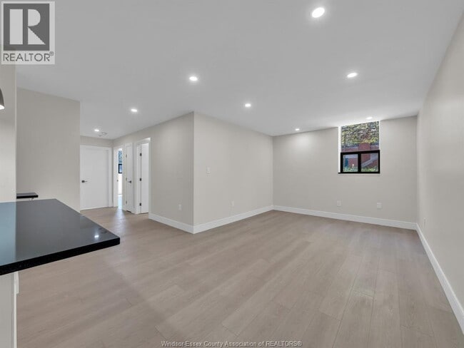 Building Photo - 3177 Riverside Dr E