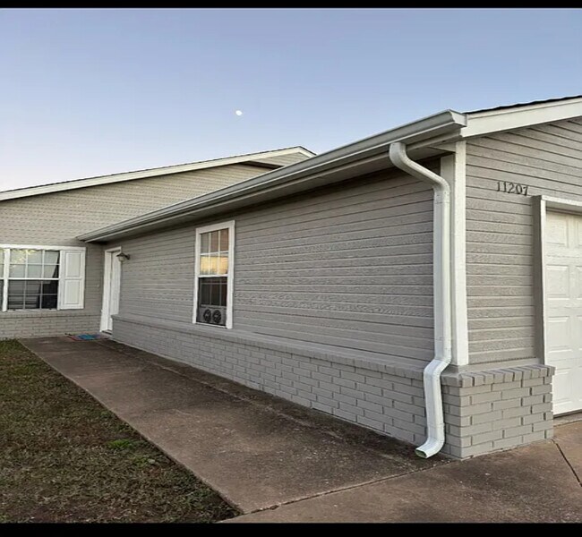 Foto del edificio - 11215 N 112th East Ave