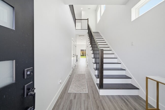 Foto del edificio - 1015 Ellington St