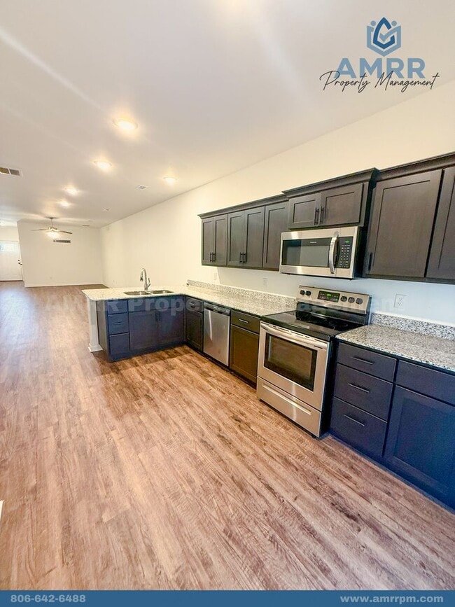Building Photo - 3-Bedroom Home In Suburban-Style Neighborh...