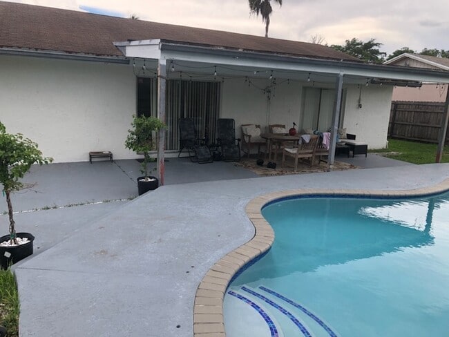 Building Photo - 4770 NW 77th Terrace