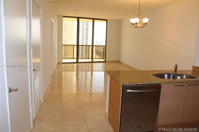 Foto del edificio - 16275 Collins Ave