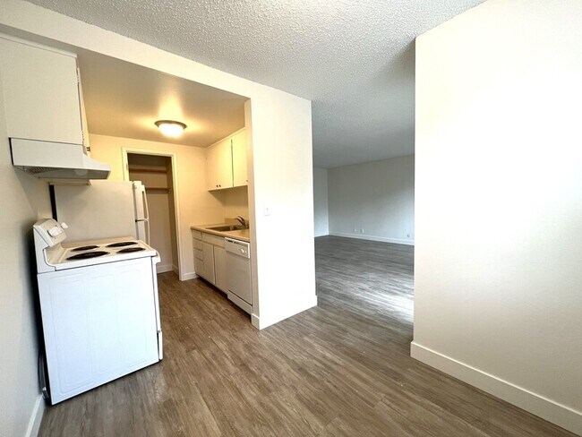 Foto del edificio - 4209 30th Ave SW