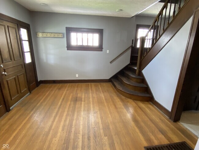 Foto del edificio - 3047 N College Ave