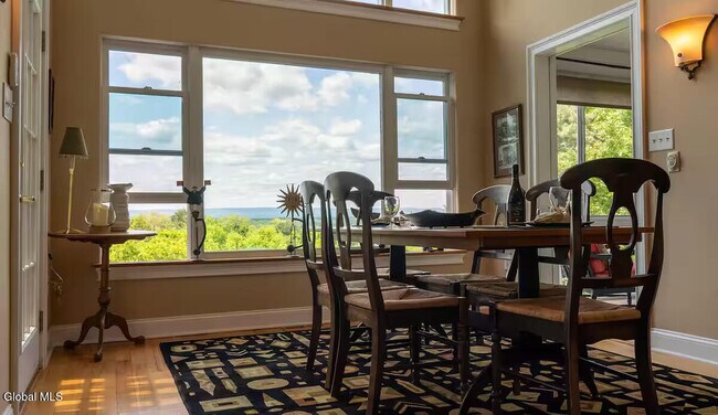 Foto del edificio - 27 Hill Rd