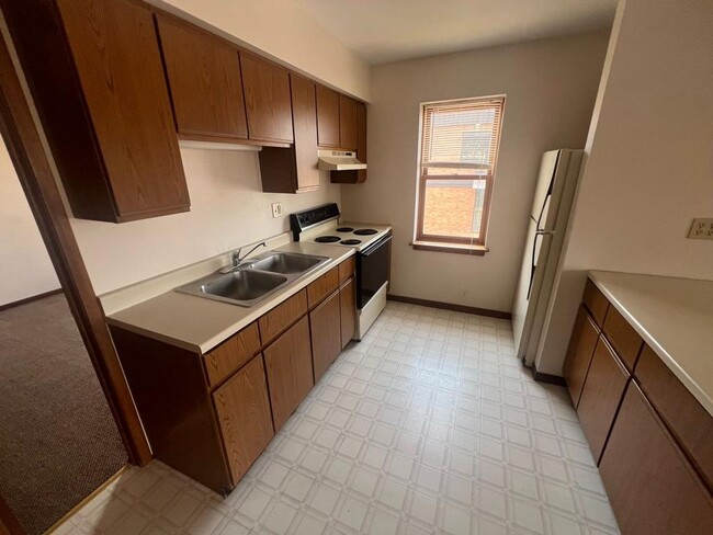 Building Photo - Rare Downtown Apt In Argyle