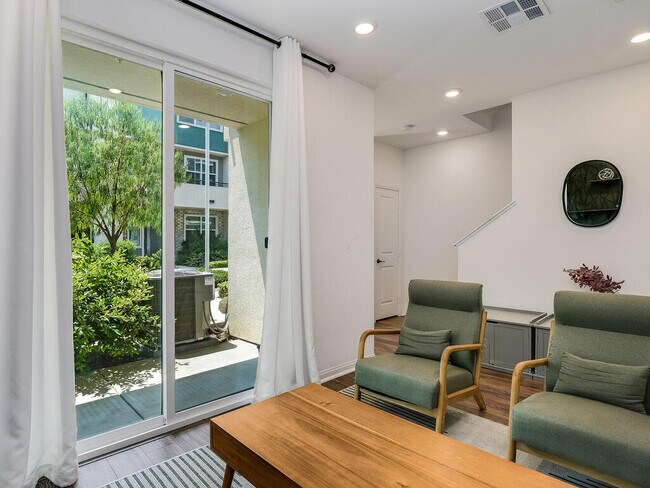 Foto del edificio - 1824 Liquid Ln