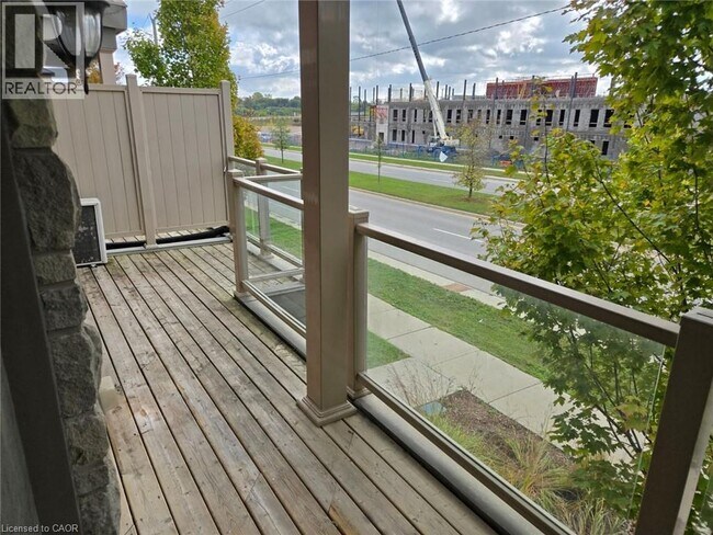 Photo du bâtiment - 1110 Fairway Rd N