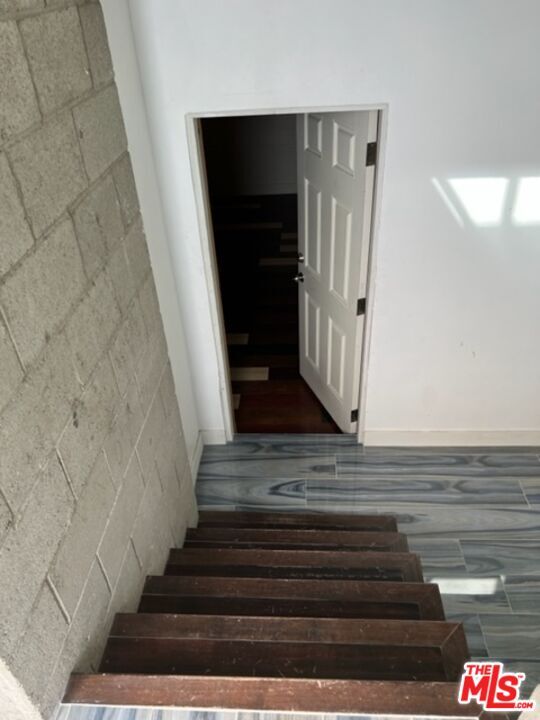 Building Photo - 2399 Silverlake Blvd