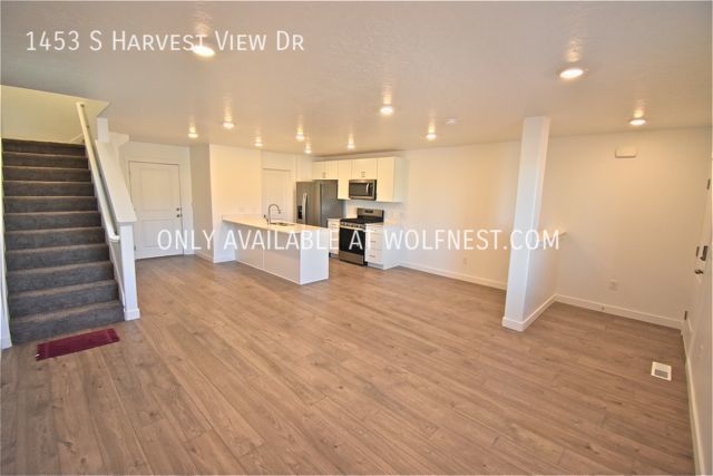 Building Photo - Brand New 3 Bedroom Santaquin Tonwhome! No...