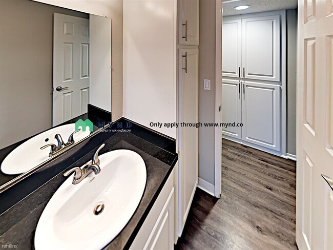 Building Photo - 6500 Country Club Dr