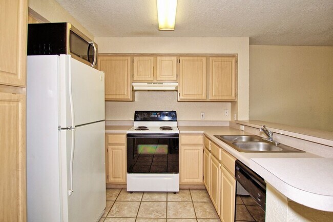 Foto del edificio - Hunters Creek - Gated Community 2/2 Condo
