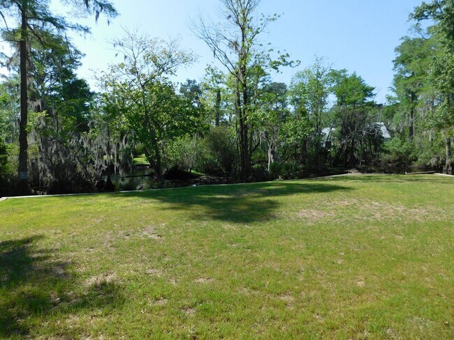 Building Photo - 4925 Morton Rd