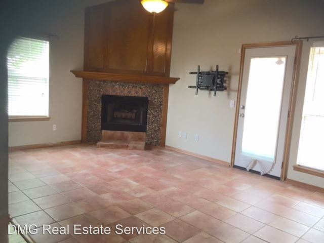 Building Photo - 3 br, 2 bath House - 1302 SW 22nd St