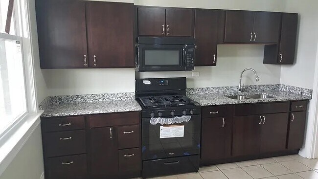 Foto del edificio - 7930 S Green St