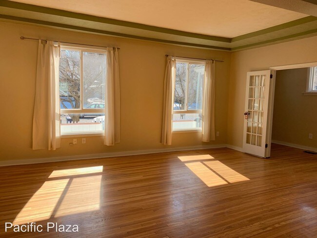 Building Photo - 3 br, 2 bath House - 215 E. 18th Ave