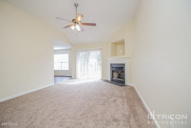 Building Photo - 225 Parrish Pl