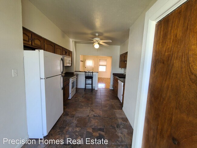 Building Photo - 2 br, 1 bath House - 230 Taylor St