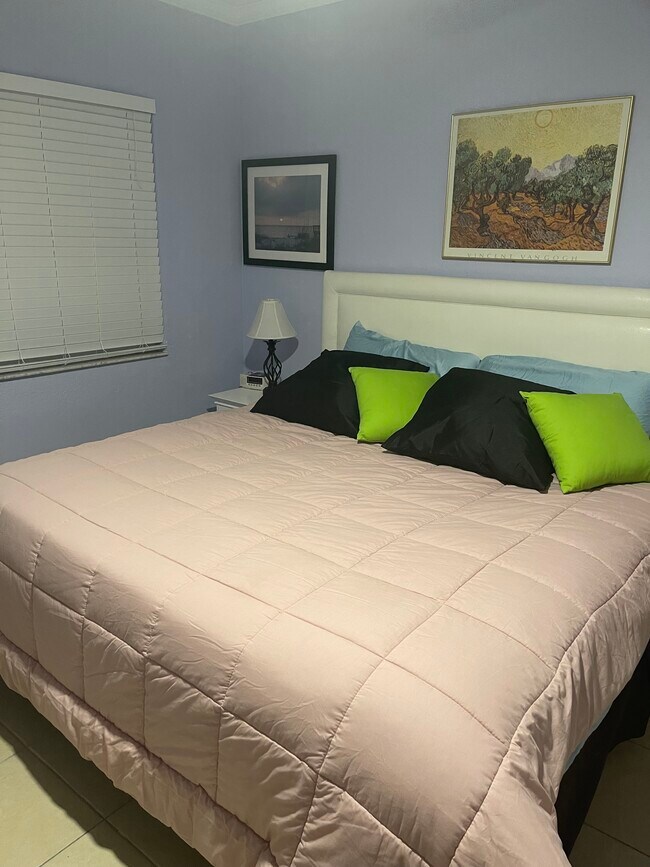 Foto del edificio - 880 Mandalay Ave