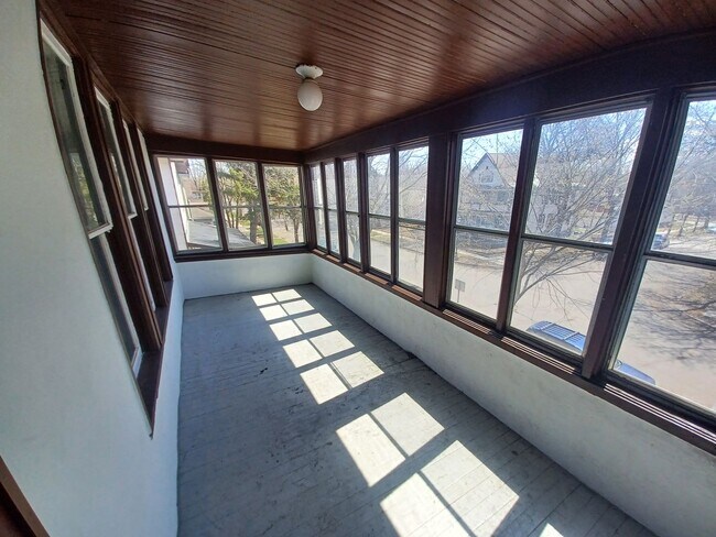 Building Photo - 787-789 Aurora Ave